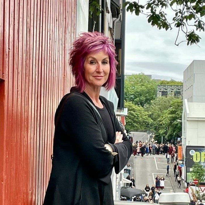 UGallery artist Heather Patterson standing outdoors