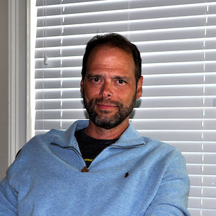  Portrait photo of UGallery artist Mark Cudd 